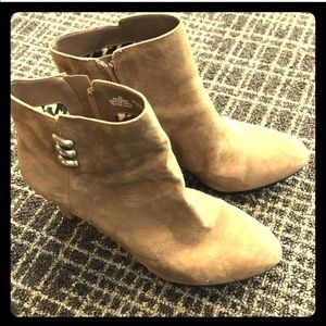Booties suede